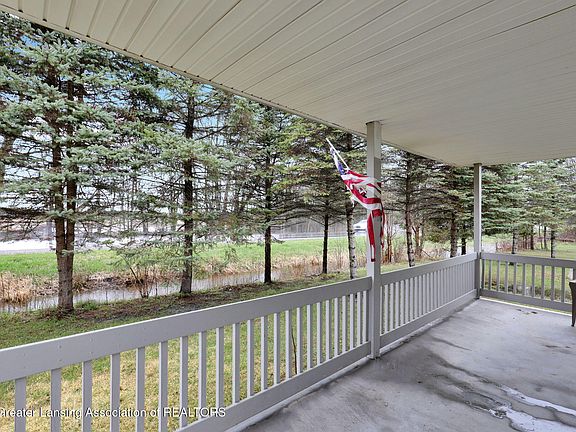2nd image of 554 N Meridian Rd