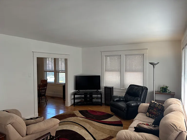 16633 Kings Hwy — Photo 2