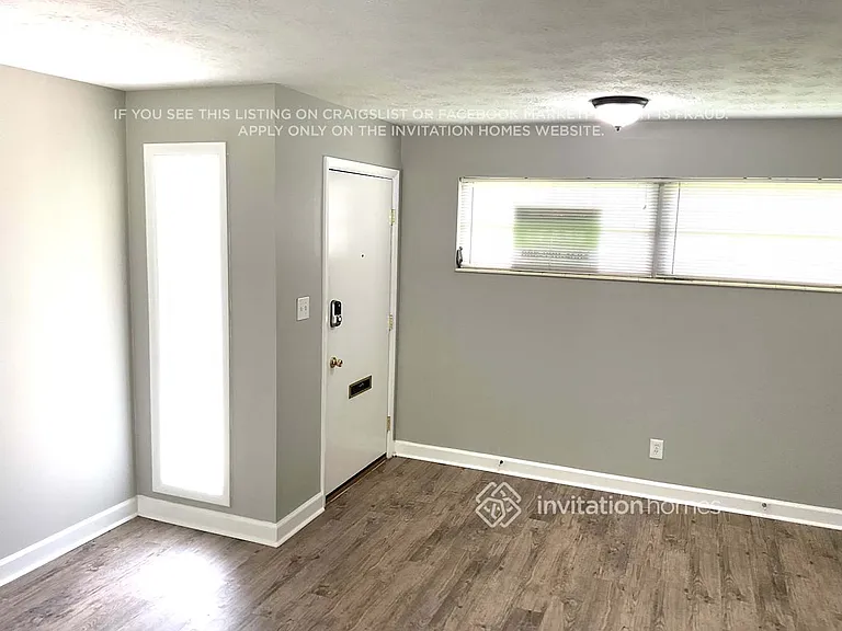 4633 Waverly Ln — Photo 3