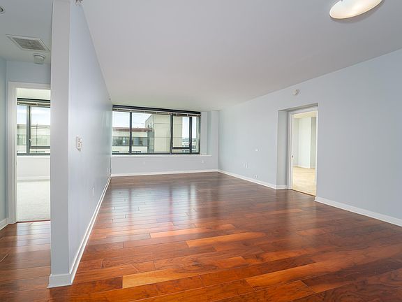 2nd image of 250 King St Unit 802