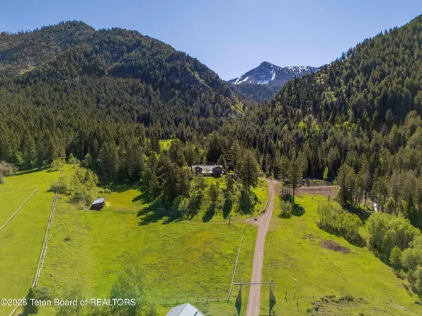 2903 Stewart Trl, Etna, WY 83118