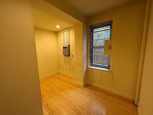4th image of 205 W 15th St APT 1T