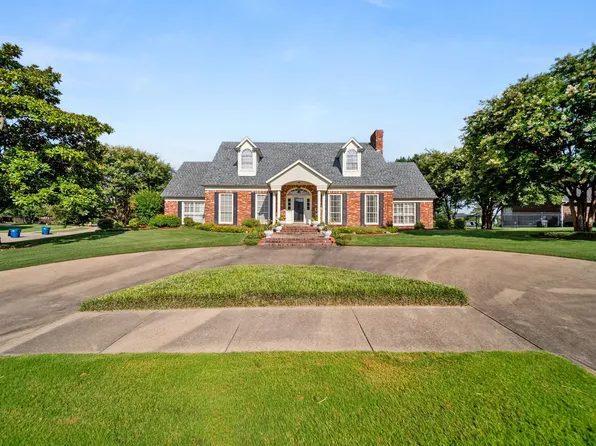 1204 Lakeridge Dr, Ennis, TX 75119