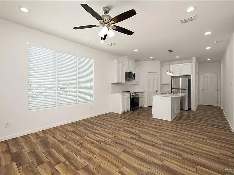 2105 E Viviana St #2 — Photo 5