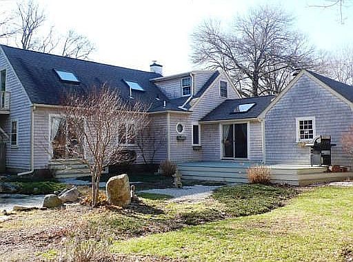 2nd image of 36 Mann Hill Rd
