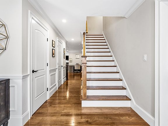 5th image of 6 Jonathan Rd