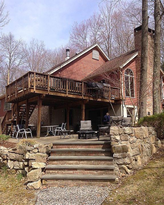 Back lower and upper decks