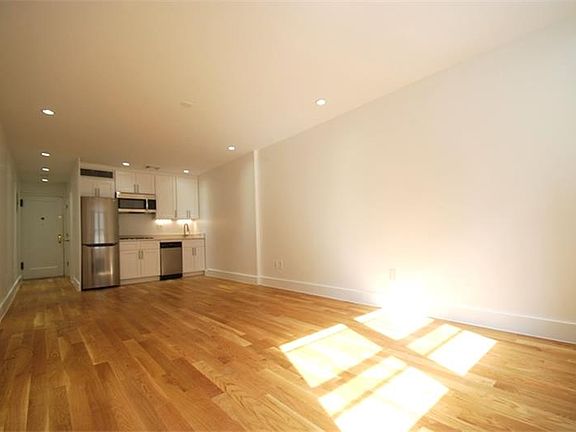 2nd image of 21 Gramercy Park S APT 4C