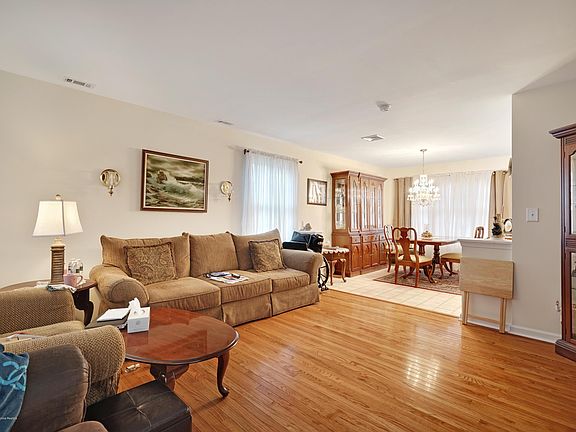 3rd image of 186 Bay Stream Dr