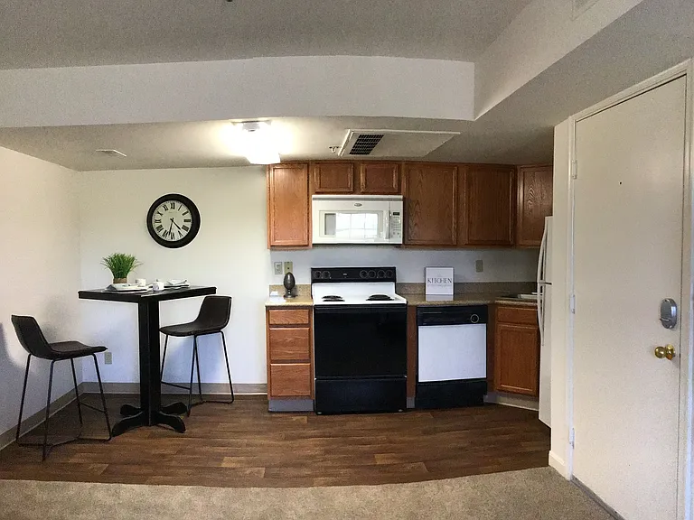 Hickory Hills East — Photo 30