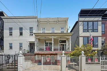34 Zabriskie Street