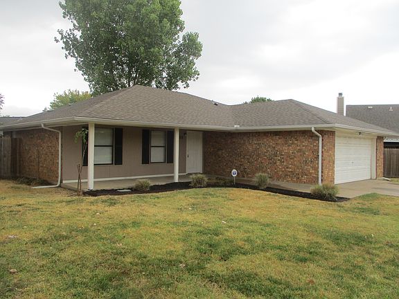 2nd image of 208 Cambridge Dr