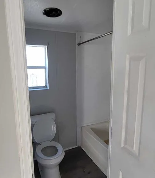 12195 Roddy Rd — Photo 2