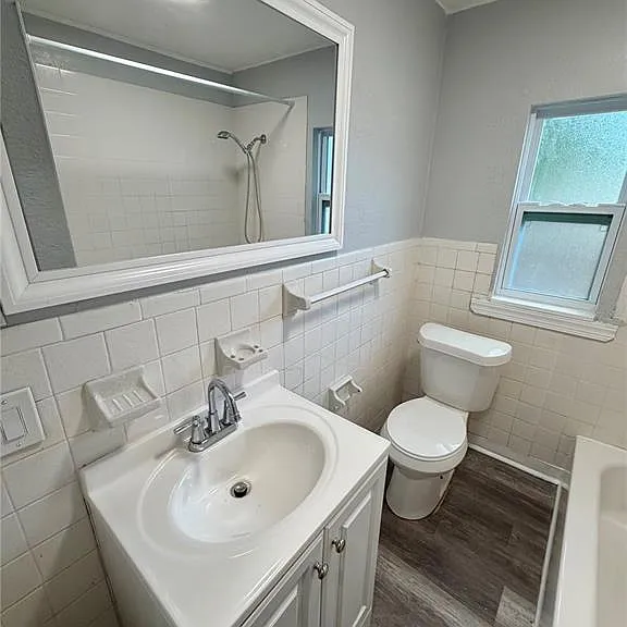 908 Beverly Ave #F — Photo 8