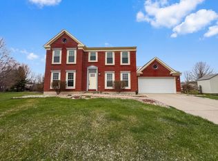 3694 Foxdale Ct, Amelia, OH 45102