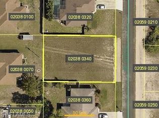 1030 NE 13th Pl, Cape Coral, FL 33909