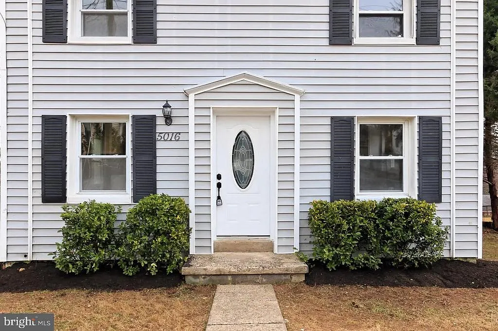 3 bed, 1120 sqft, $3,500 — Photo 2