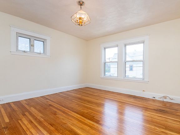 3rd image of 57 Ardale St Floor 2
