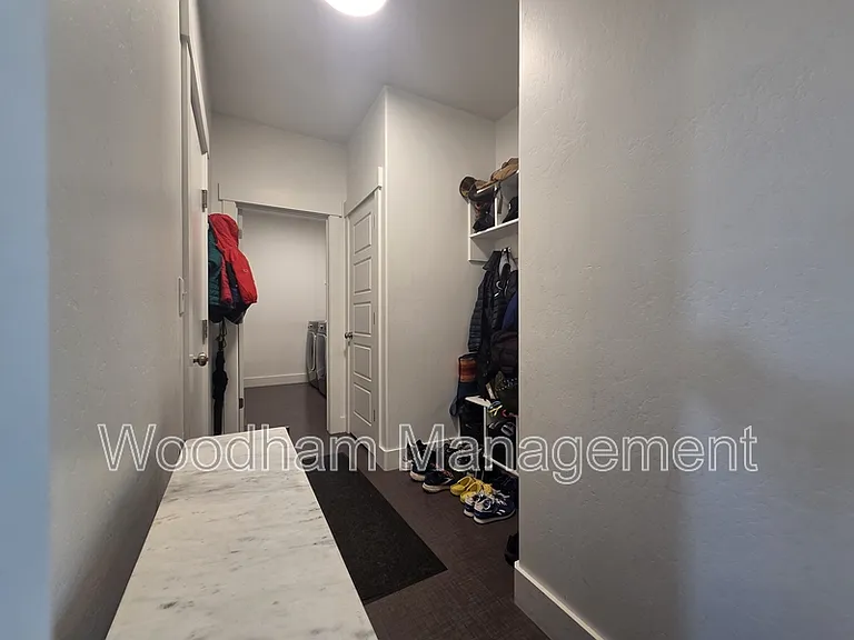 98 Caitlin Rd — Photo 31