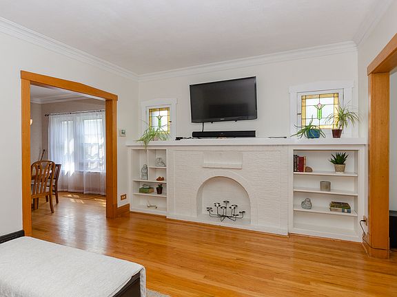 4th image of 3439 Park Ave