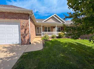 1823 Kingsbury Rd, Washington, IL 61571