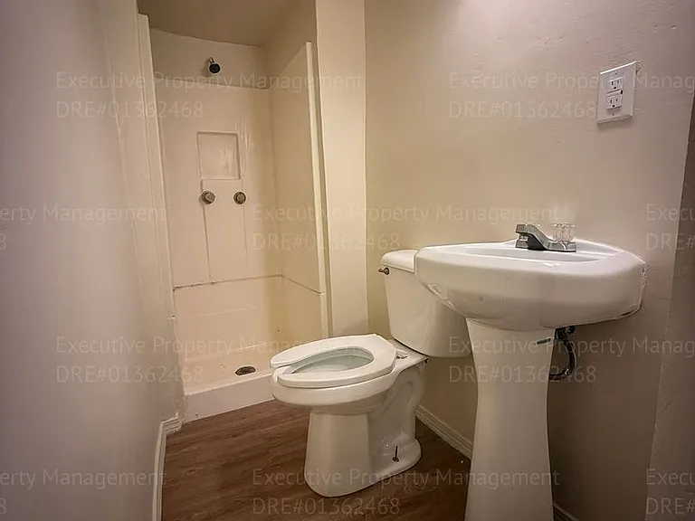 9530 S. Union Ave — Photo 10