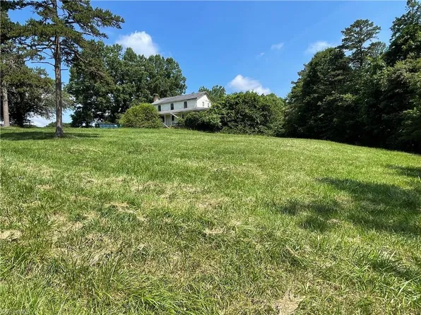 8599 Brook Meadow Ln, Lewisville, NC 27023