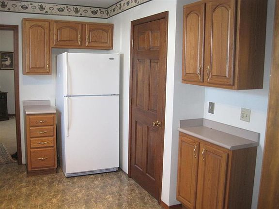 3rd image of 1858 N Adams St
