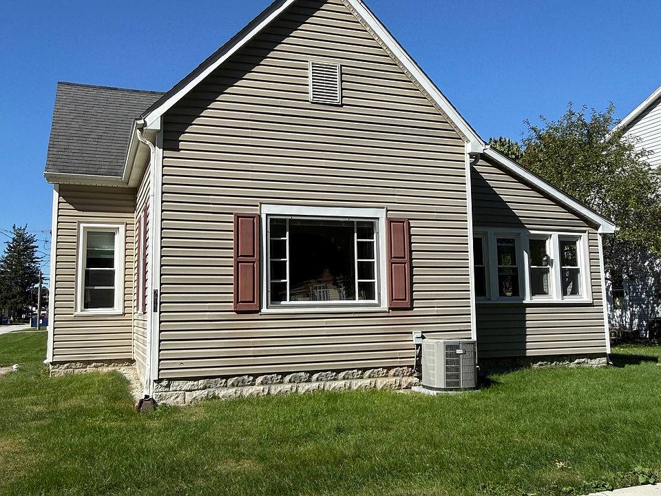 1st image of 214 S East St