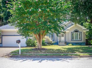 214 Woodburn Dr, Hampton, VA 23664
