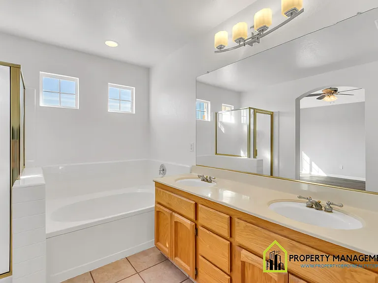 10118 Hampton Oak Dr — Photo 31