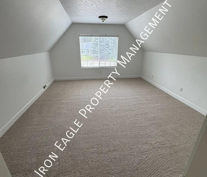 2481 E Lenox Ct — Photo 11