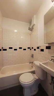 Rented by Bond New York | media 13