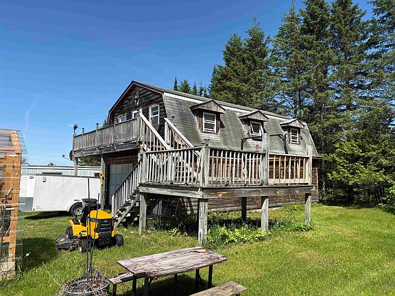 3rd image of 150 Willoughby Lake Road