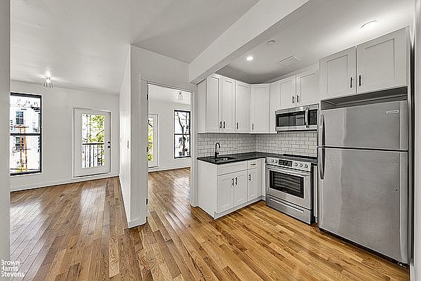 1st image of 326 Cornelia St #4R