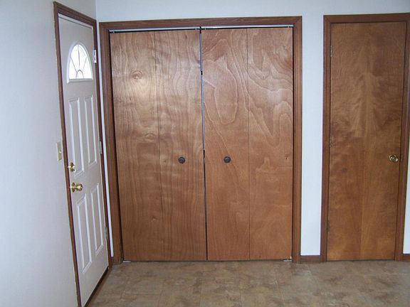 3rd image of 1381 Parkside Dr