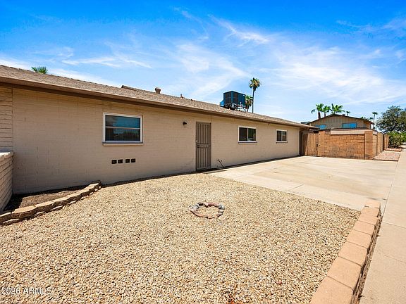4th image of 4604 W GARDENIA Avenue