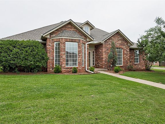 2nd image of 2408 Richland Dr