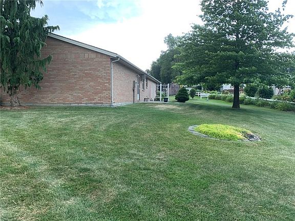 5th image of 140 Windermere Dr