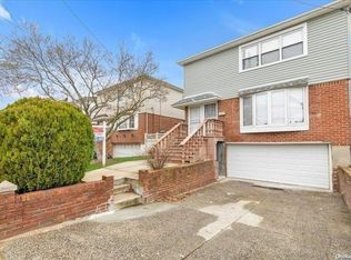 25365 149th Ave, Rosedale, NY 11422