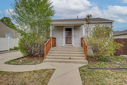 2705 W Park Pl Photo 1