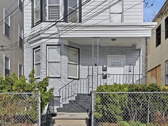 2nd image of 301 Ellis Ave