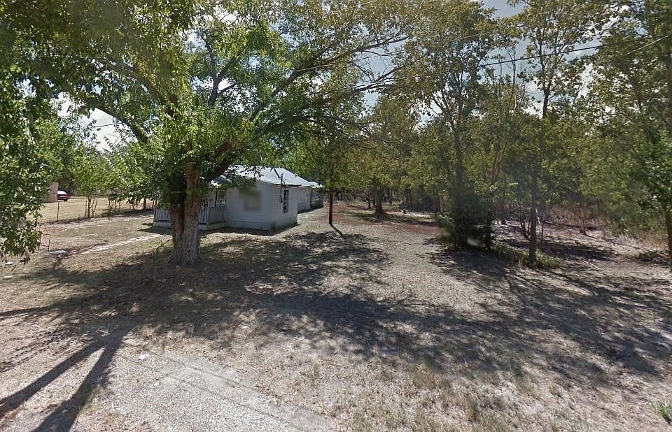 1st image of 621 SW 4th St