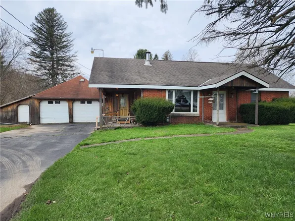9945 Route 16, Delevan, NY 14042
