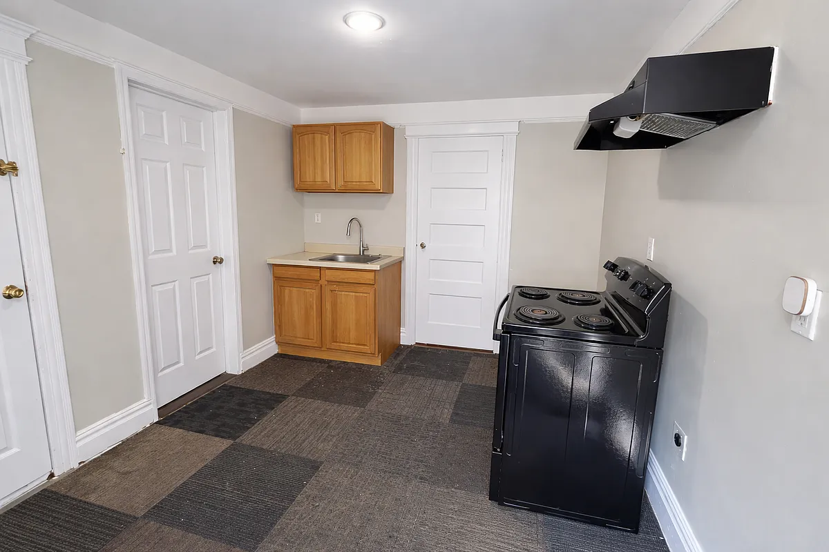 Building Photo - 567 S Clinton St #3