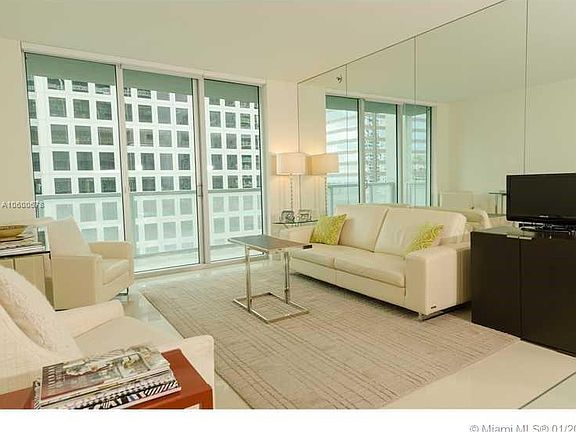 5th image of 500 Brickell Ave #D2