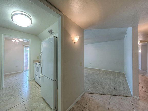 4th image of 9817 W Lancaster Dr
