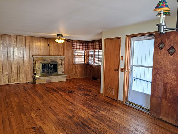 Living Room/ Dining Room