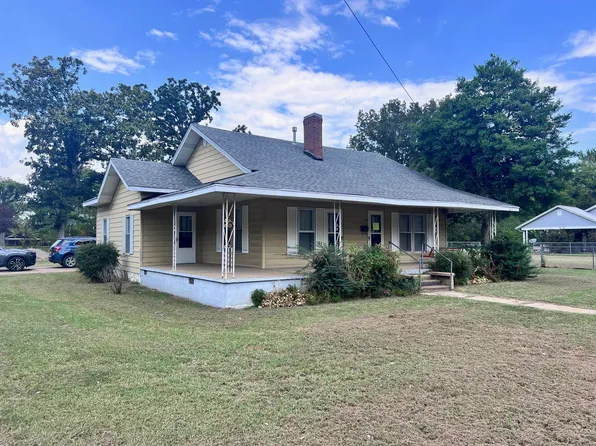 310 Fairground St, Savannah, TN 38372