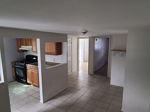 5th image of 56 Orange Ave APT 3